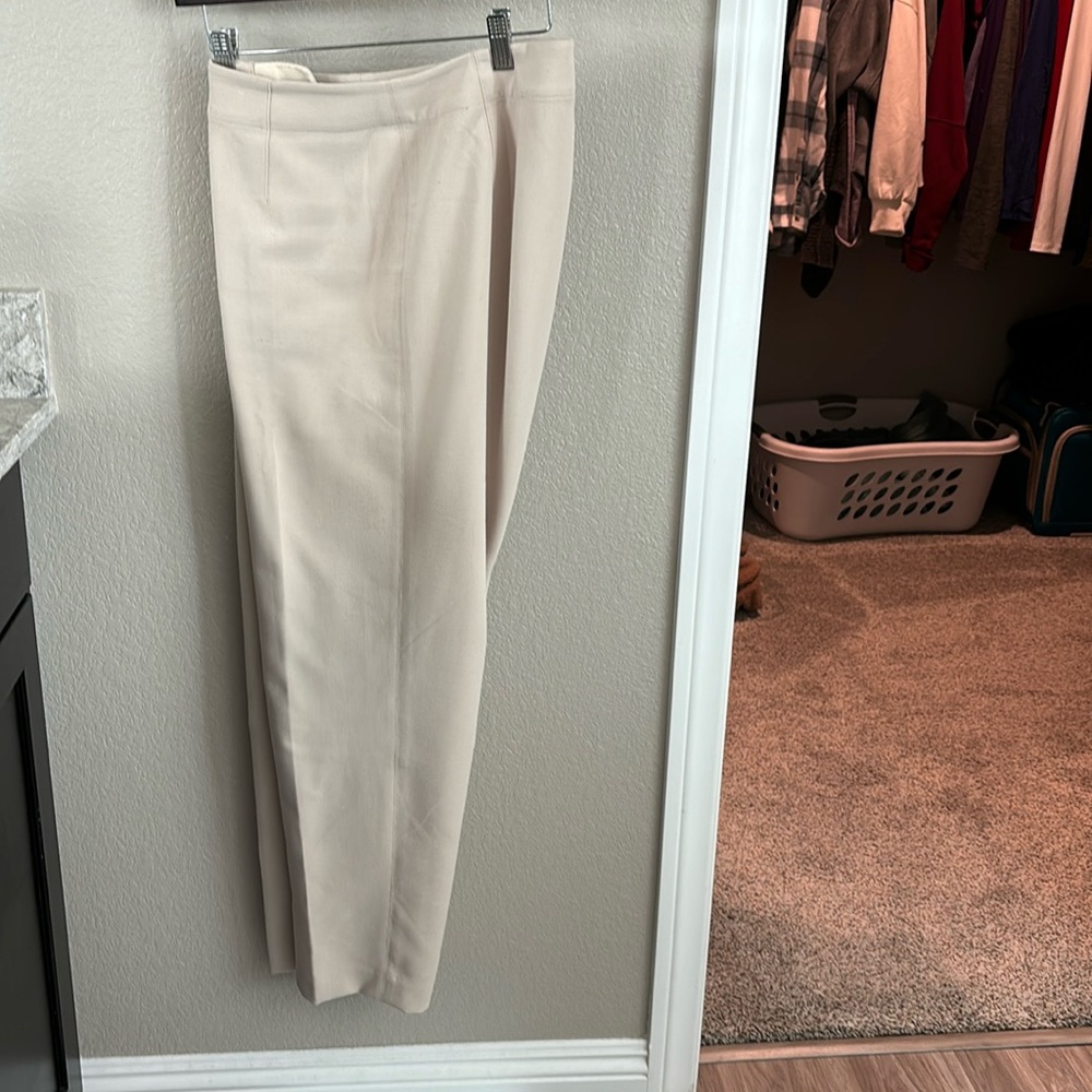 Ann Taylor cream trousers size 8 curvy